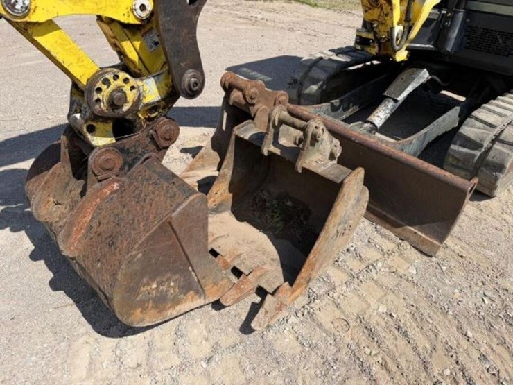 2008-yanmar-vio35-5b-image-13