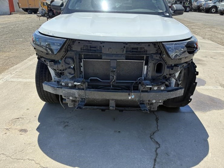 2020-ford-explorer-image-7