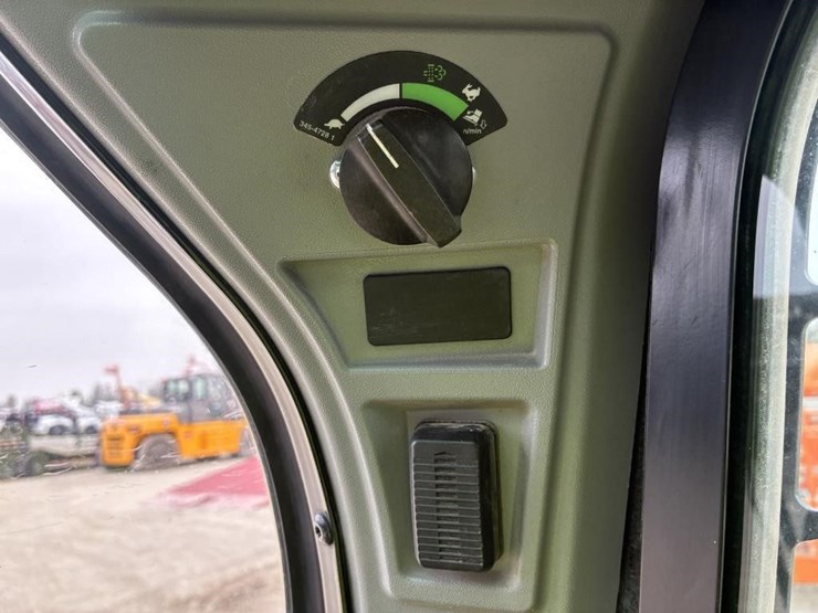 2019-caterpillar-259d3-image-26