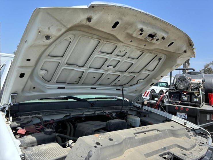2012-gmc-sierra-2500-image-9