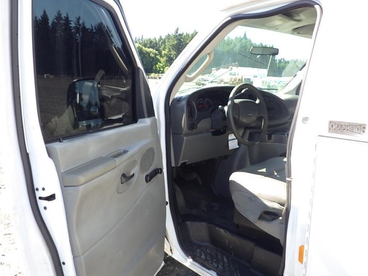 2007-utility-van-image-28