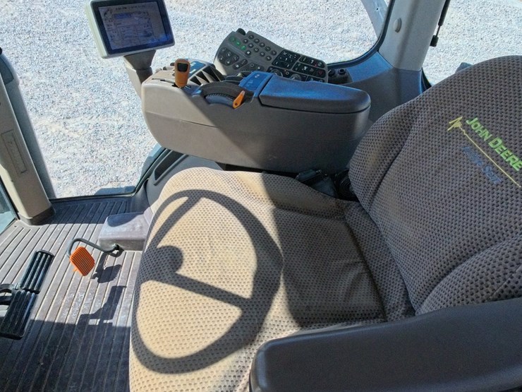john-deere-8285r-image-26