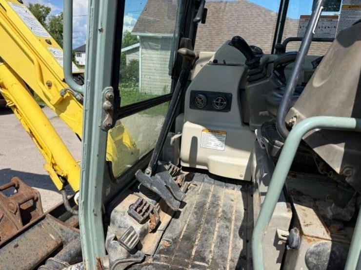 2008-yanmar-vio35-5b-image-11
