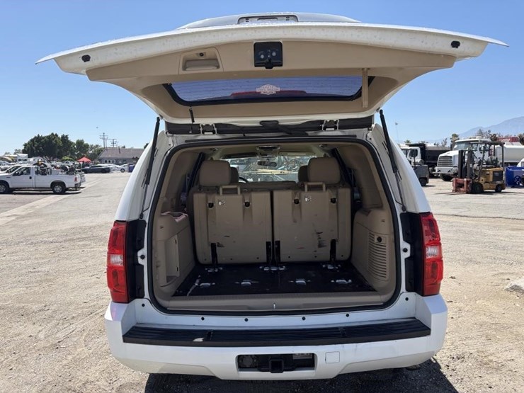 2014-chevrolet-tahoe-image-12