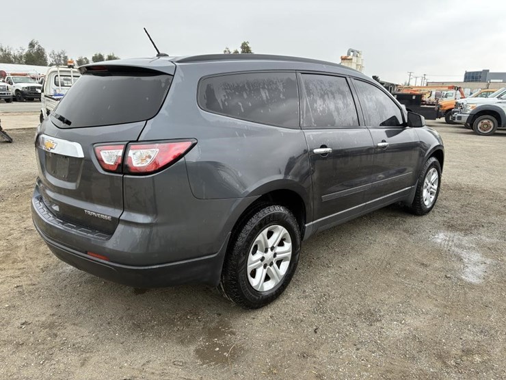 2014-chevrolet-traverse-image-3