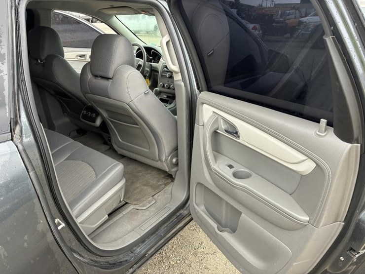 2014-chevrolet-traverse-image-11