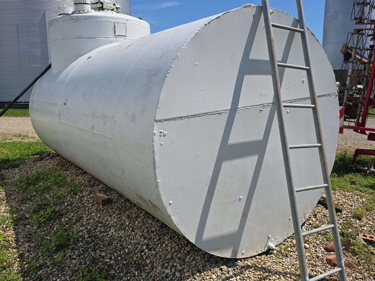 3600-gallon-fuel-tank-with-pump-image-4