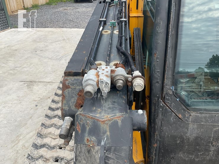 2021-jcb-3ts-8t-image-13