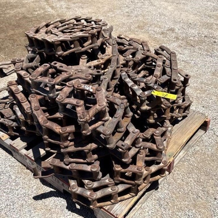 PALLET OF DRIVE CHAINS FOR V-BOTTOM SPREADER