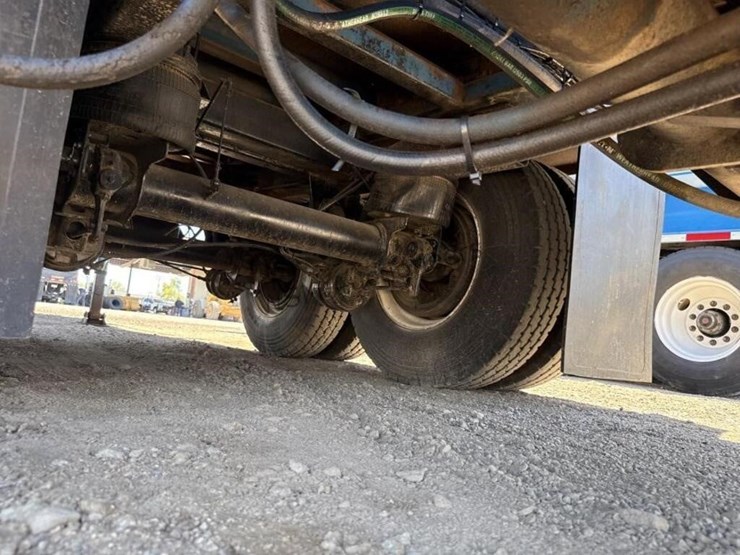 2014-versa-v-bottom-spreader-trailer-image-17