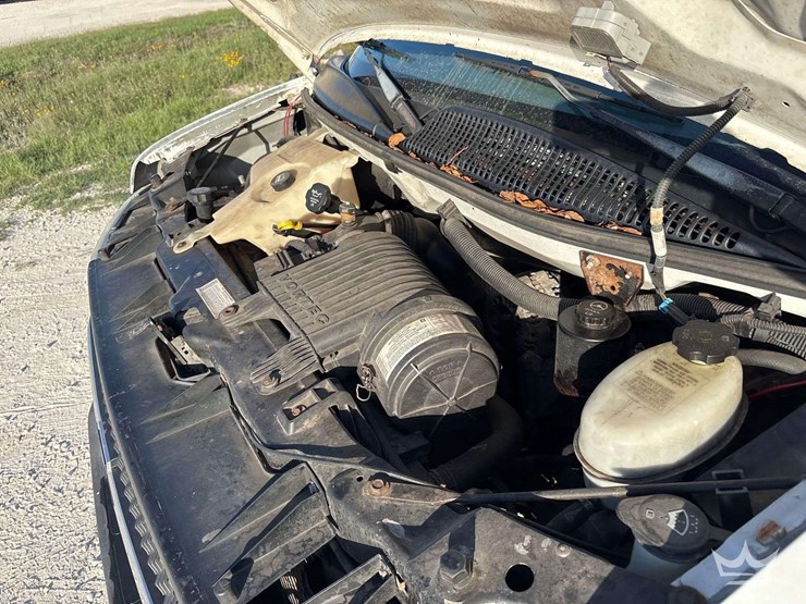 2004-chevrolet-express-3500-image-8