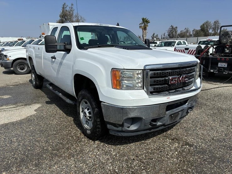 2012-gmc-2500hd-image-2