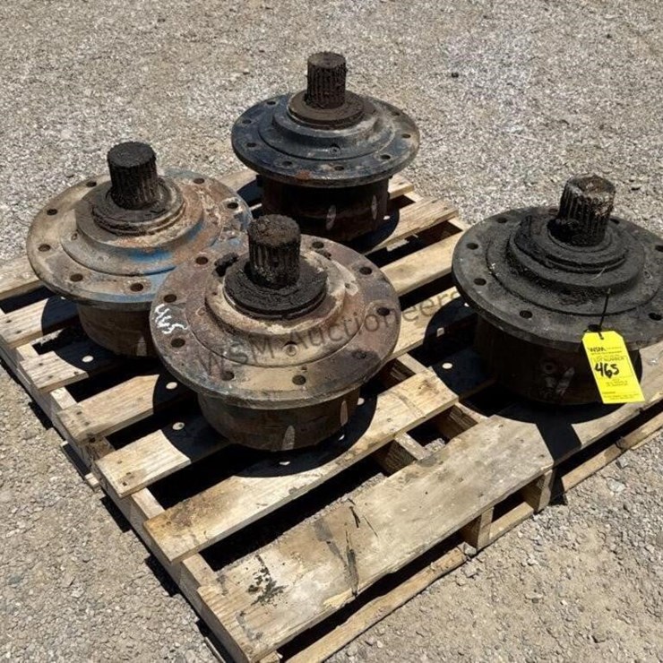 (4) SPLINE DRIVES FOR V-BOTTOM SPREADER TRAILER