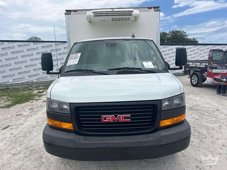 2019-gmc-savana-12ft.-reefer-box-truck-image-21