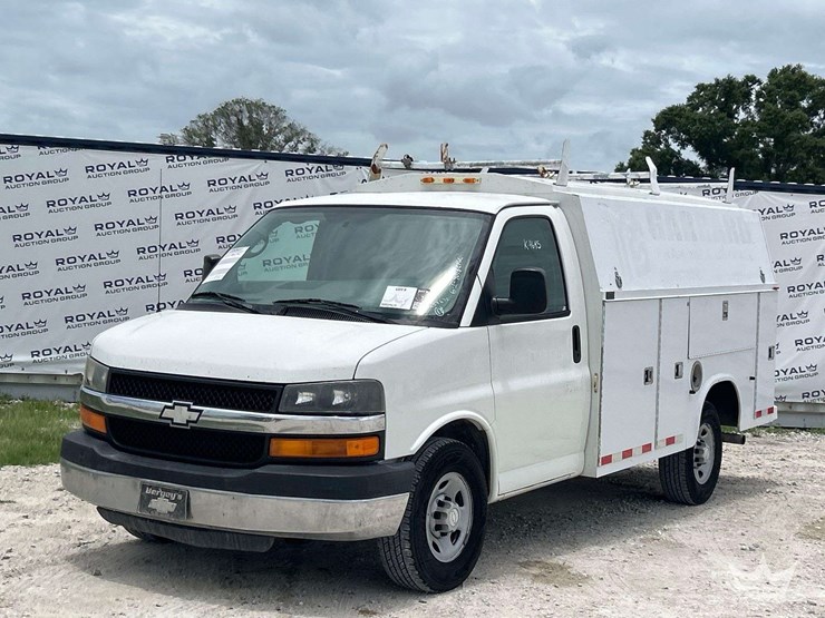 2006-chevrolet-express-knapheide-kuv-enclosed-service-van-image-1