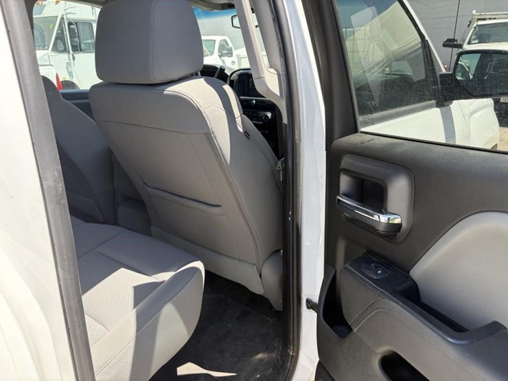 2018-chevrolet-silverado-1500-image-11