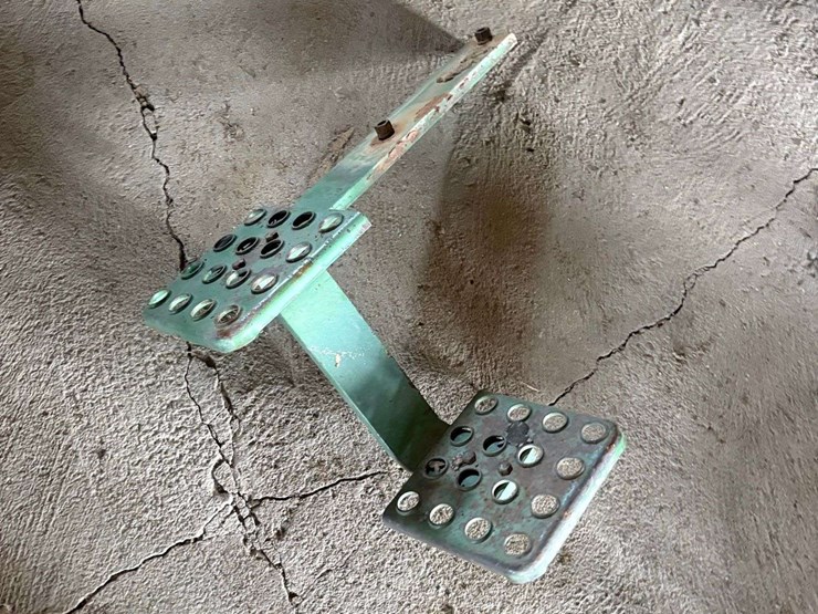 john-deere-side-step-off-40-series-image-2
