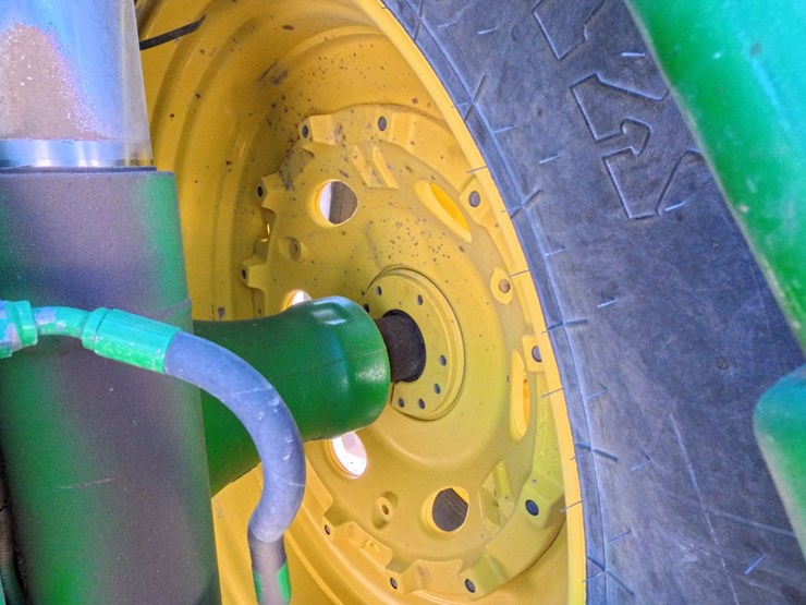 john-deere-8285r-image-49