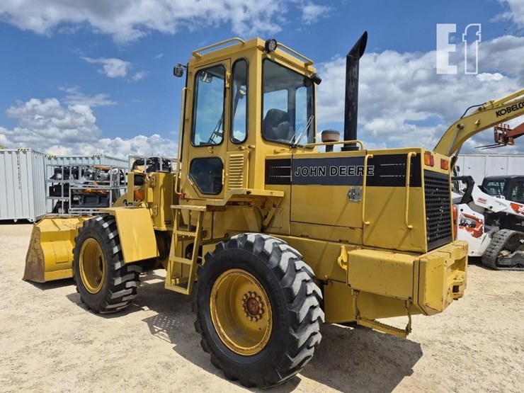 1989-deere-344e-image-2