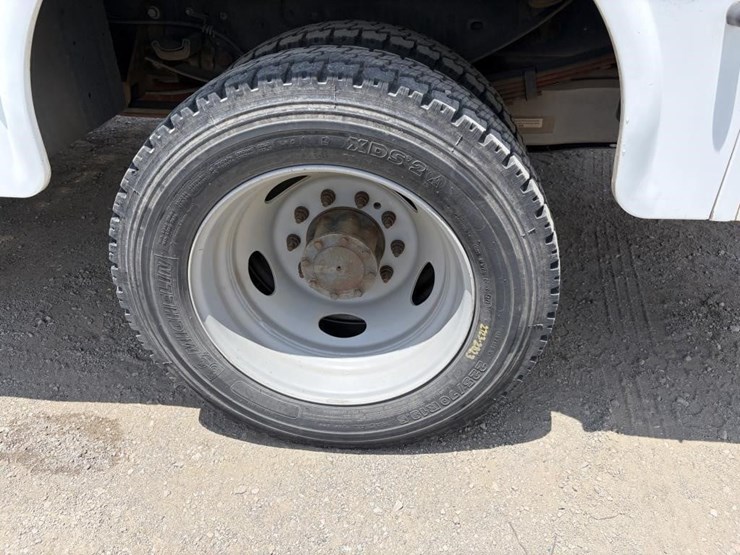 2011-ford-f450-image-5