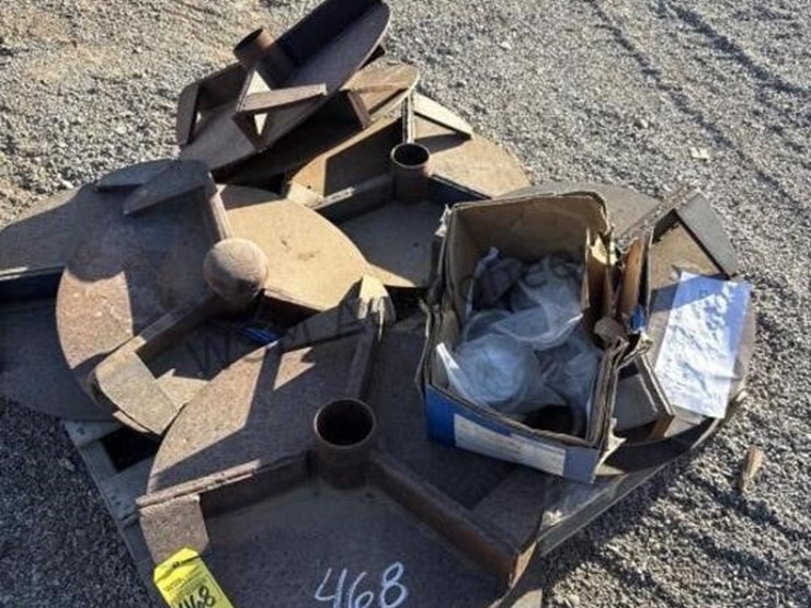 pallet-of-22in-spinners-for-spreader-trailers-image-6