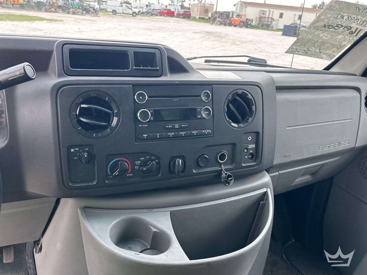 2019-ford-e350-image-15