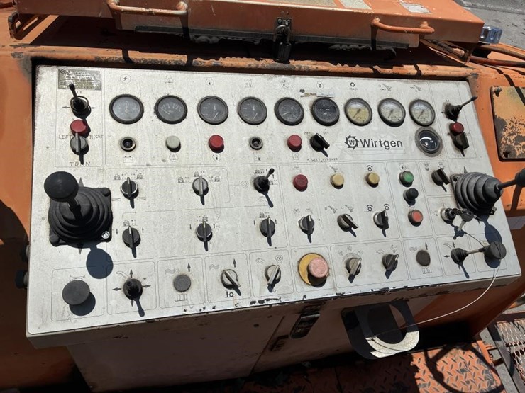 1996-wirtgen-1900dc-image-26