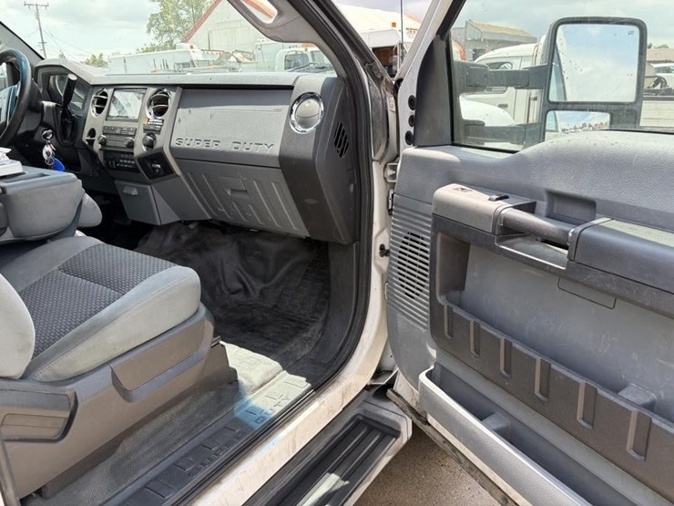 2012-ford-f450-image-10