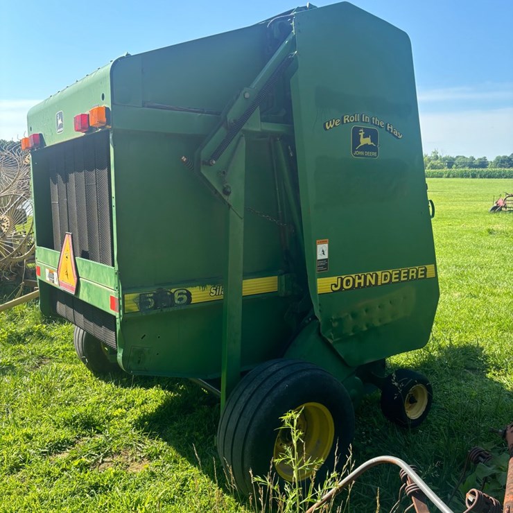 JOHN DEERE 566