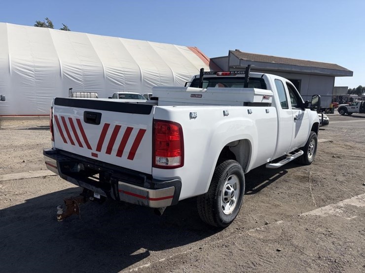 2012-gmc-sierra-2500-image-3