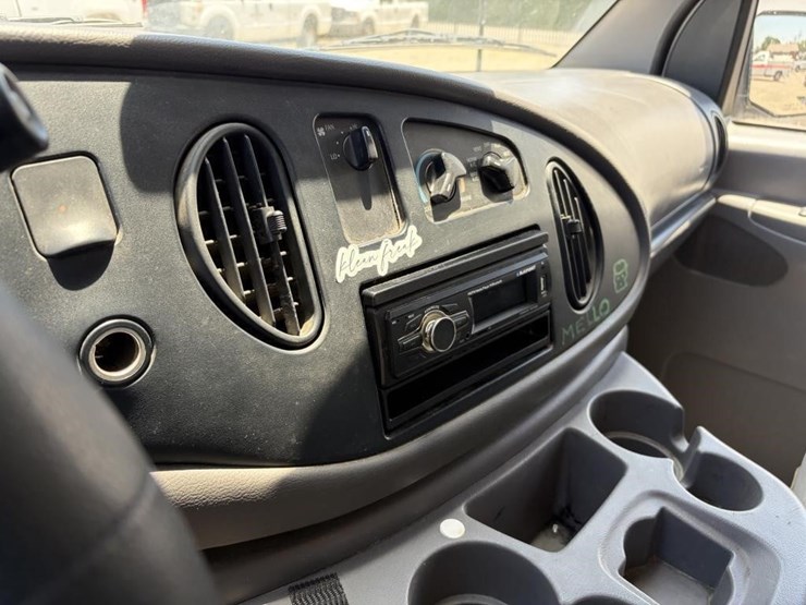 2002-ford-e350-image-19