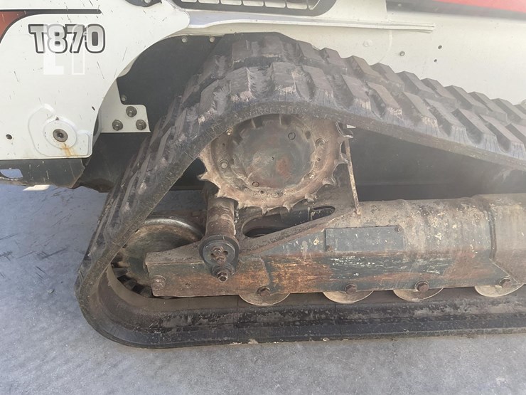 2022-bobcat-t870-image-10
