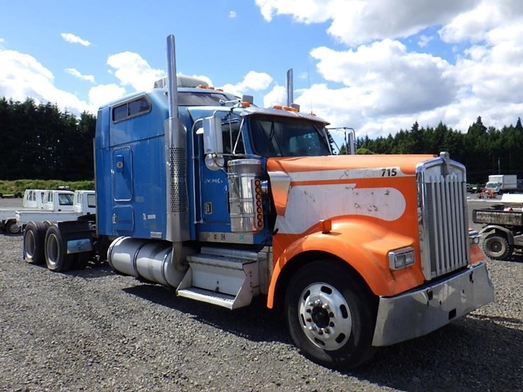 2000-kenworth-w900b-image-3