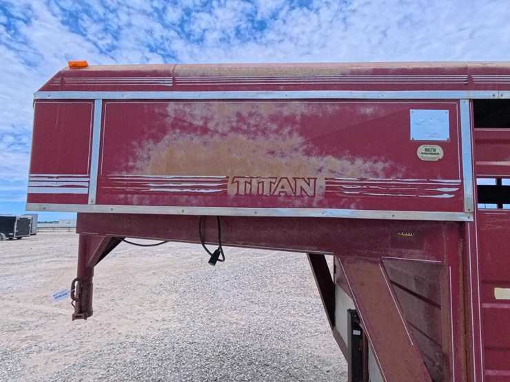 1992-titan-trailer-image-16