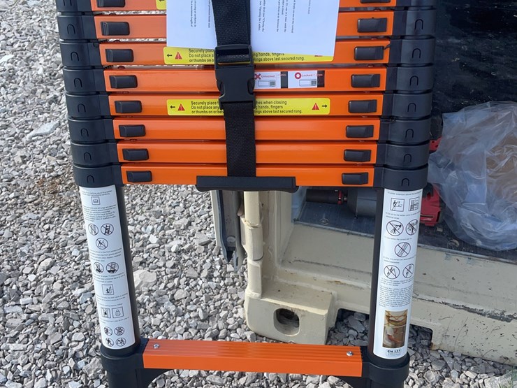 10-step-single-side-telescoping-ladder-image-1