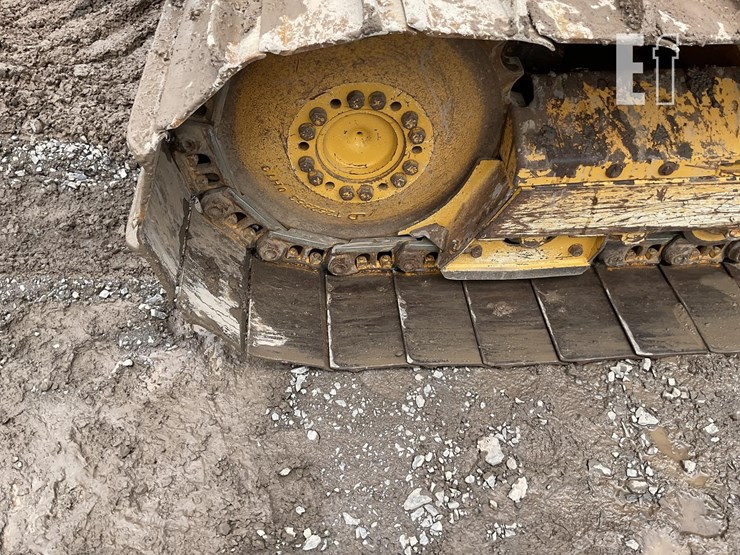 2021-deere-650k-lgp-image-10