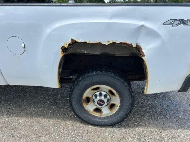 2010-gmc-2500hd-image-51