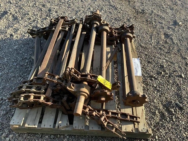 pallet-of-international-spreader-truck-floor-image-3