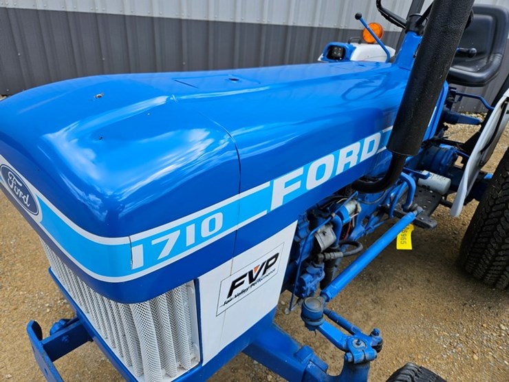 ford-1710-image-27