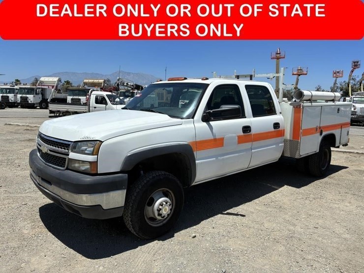 2005-chevrolet-silverado-3500-image-1