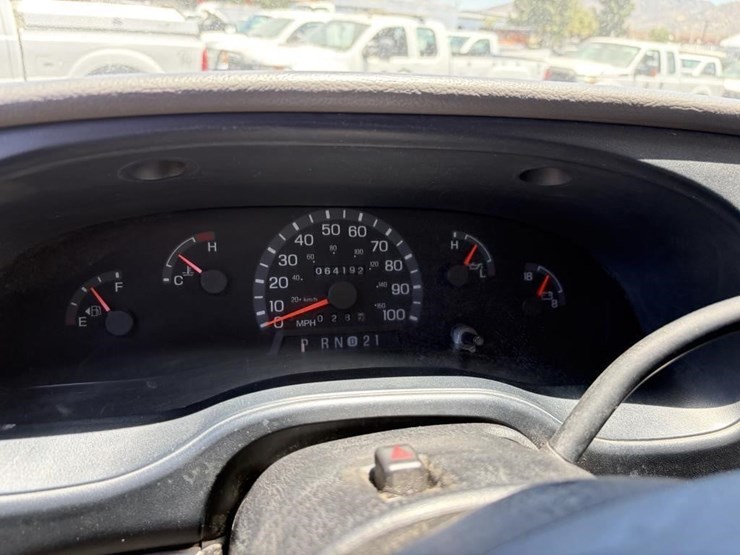 2002-ford-e350-image-18