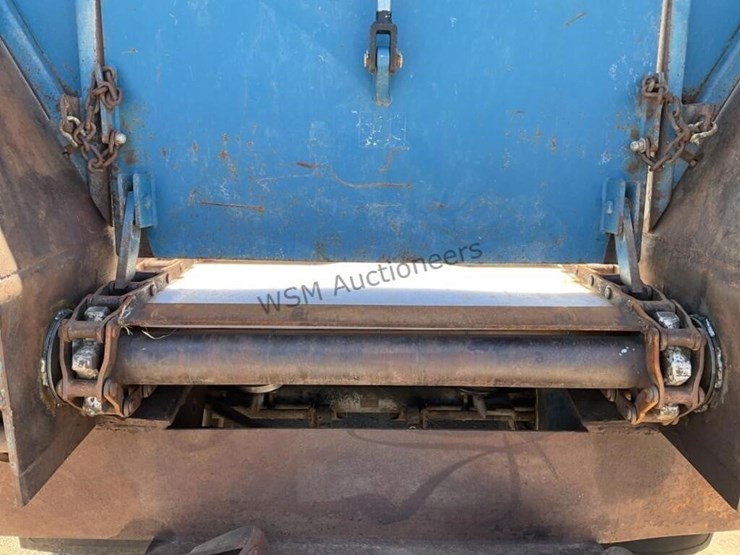 2012-versa-v-bottom-spreader-trailer-image-12
