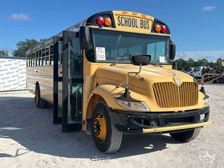 2013-ic-corporation-pb105-school-bus-image-2