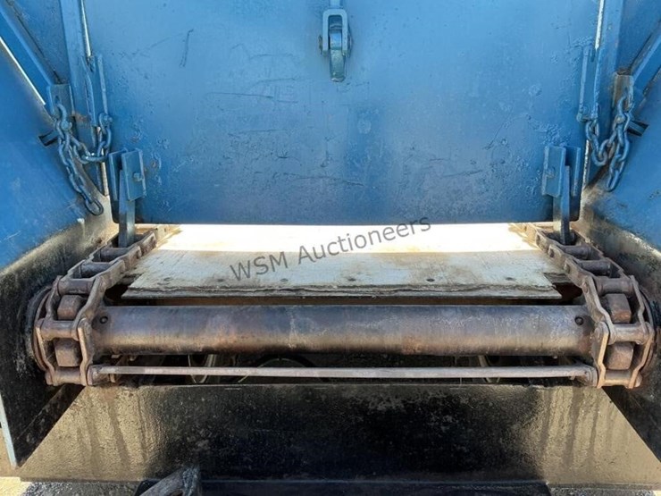 2014-versa-v-bottom-spreader-trailer-image-12