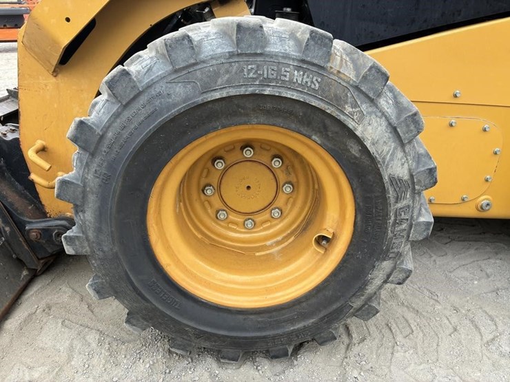 2016-caterpillar-272d2-image-11