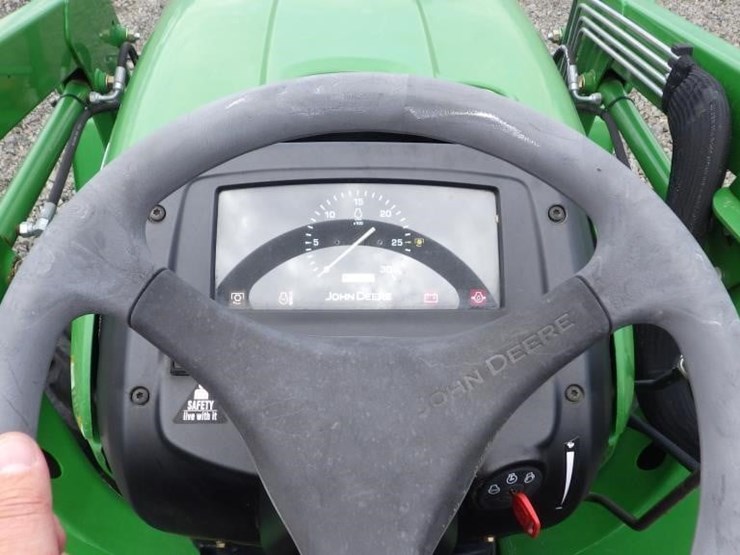 john-deere-3032e-image-30