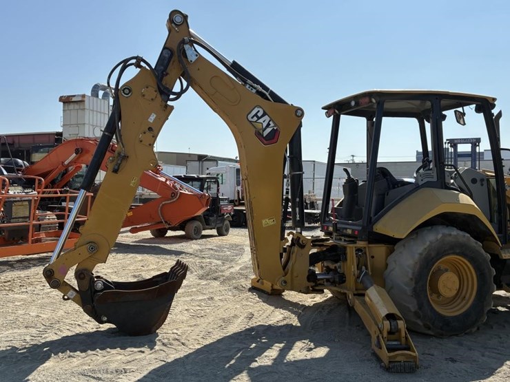 2022-caterpillar-430-image-16