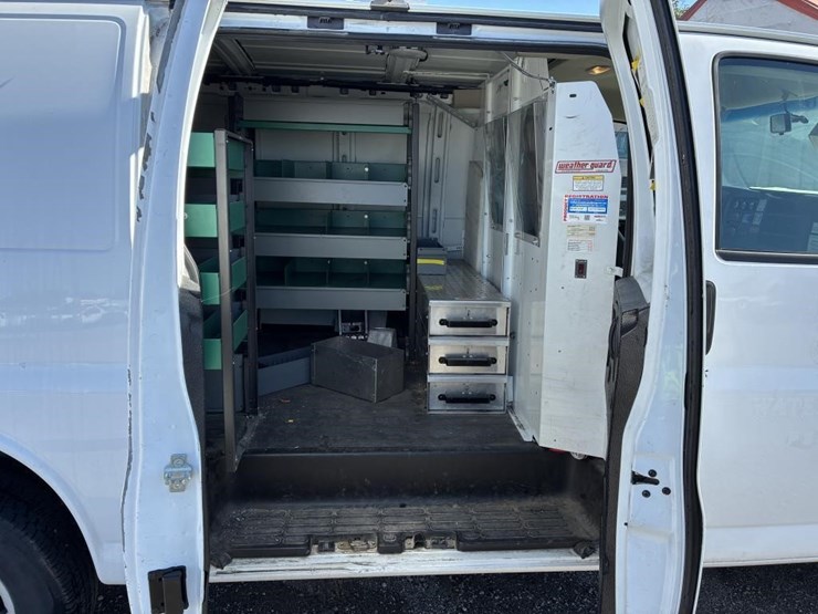 2014-utility-van-image-11