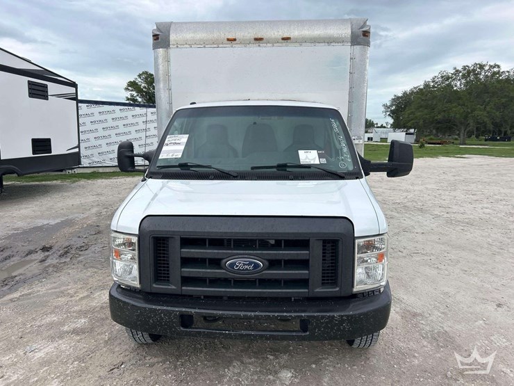 2019-ford-e350-image-20