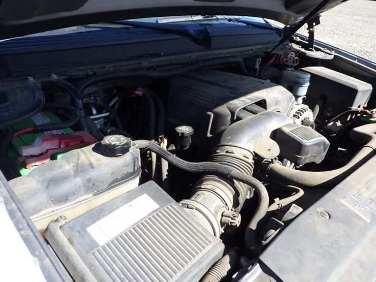 2008-chevrolet-tahoe-image-21